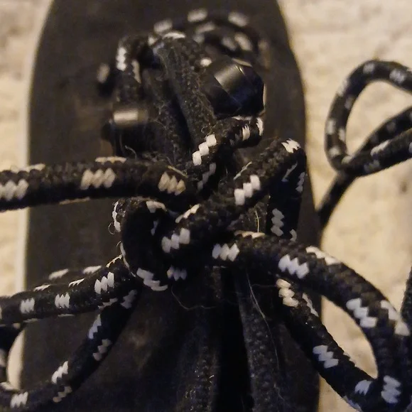 Guess Stylish Black Women's Boots 8.5 - Picture 8 of 9